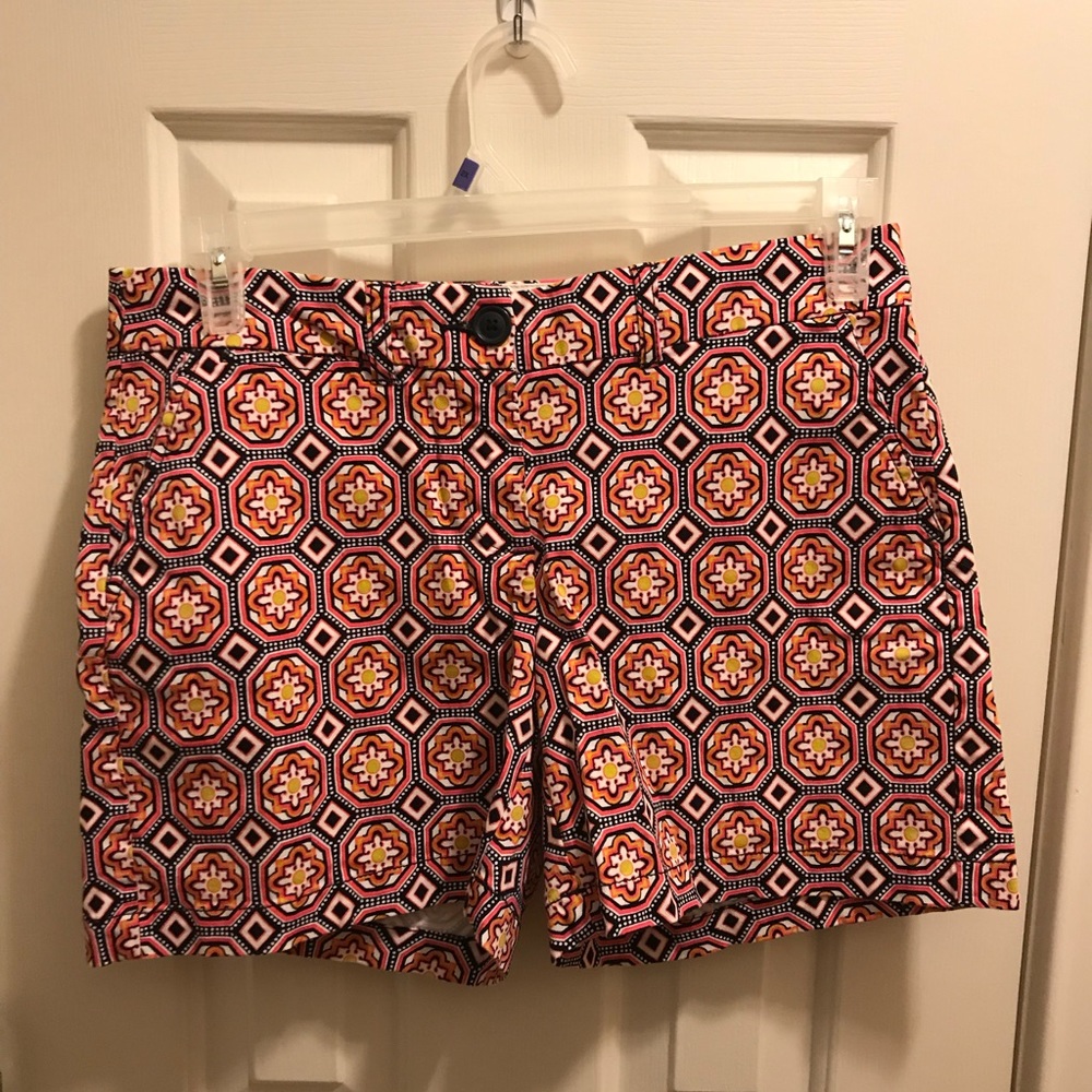 Size 6 Crown & Ivy shorts